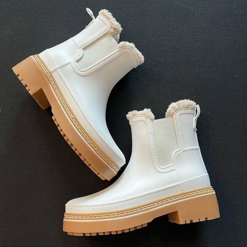 MARC FISHER WOMEN'S FARGO WATERPROOF BOOTIE size 7